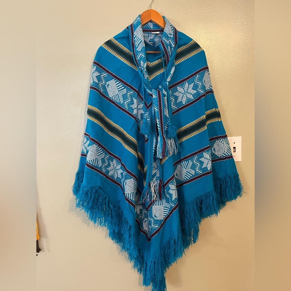 Blue and White Patterned Poncho Indian Inspired 100% Wool Fringe Western